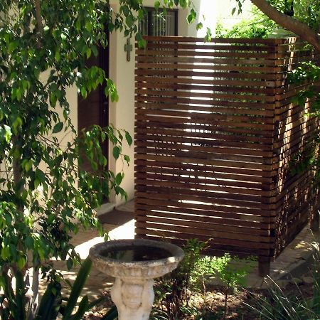 16 Rhodes-North Self Catering Apartment & Studio Stellenbosch Exterior photo