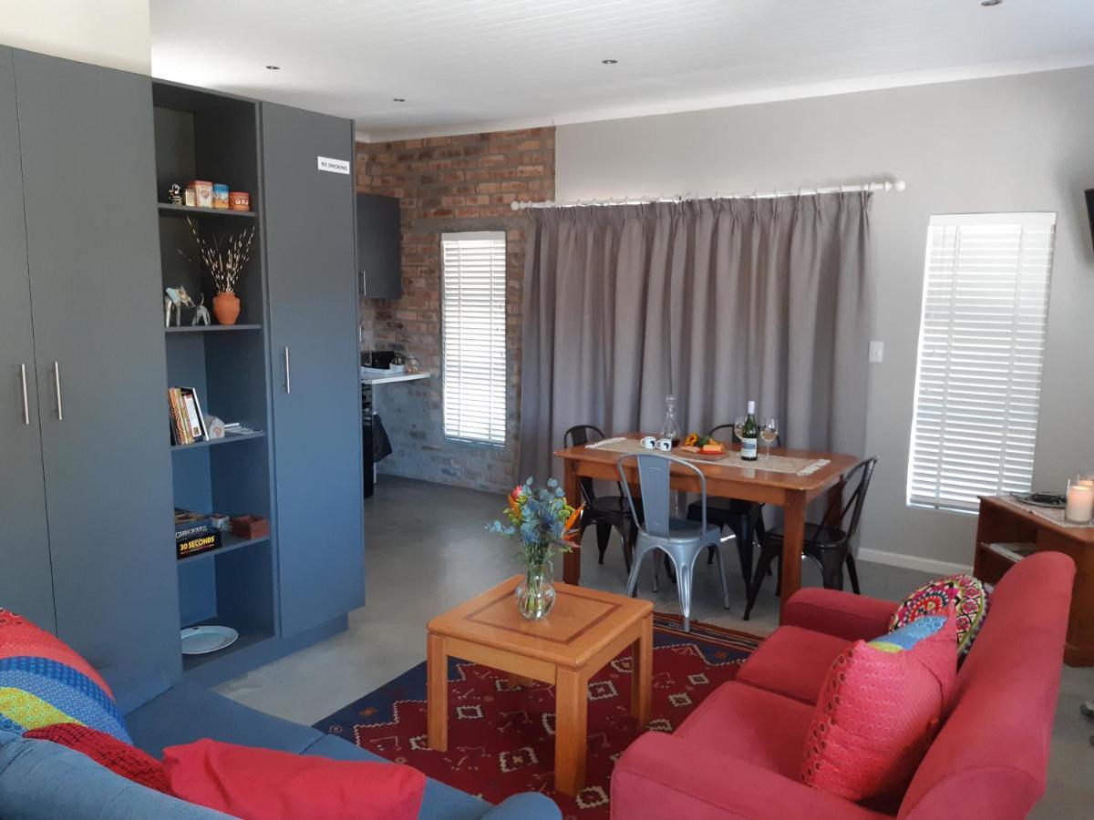 16 Rhodes-North Self Catering Apartment & Studio Stellenbosch Exterior photo